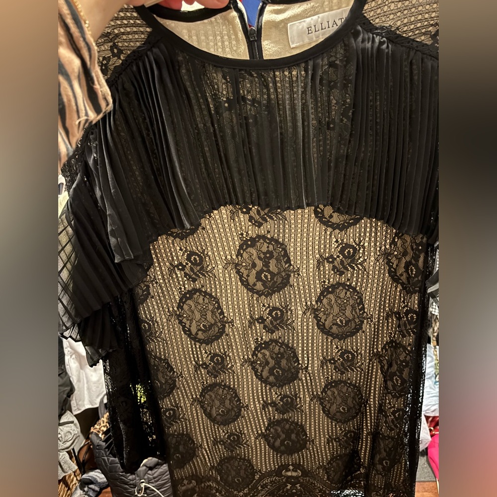 Elliatt black and tan lace dress - Picture 4 of 9
